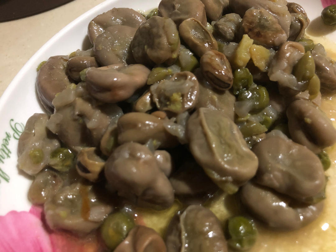 洋葱蚕豆煲