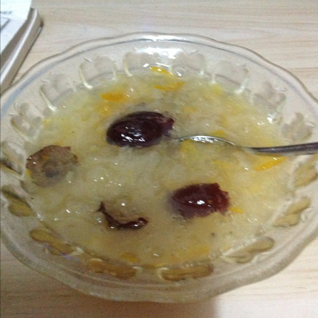 银耳莲子西米羹