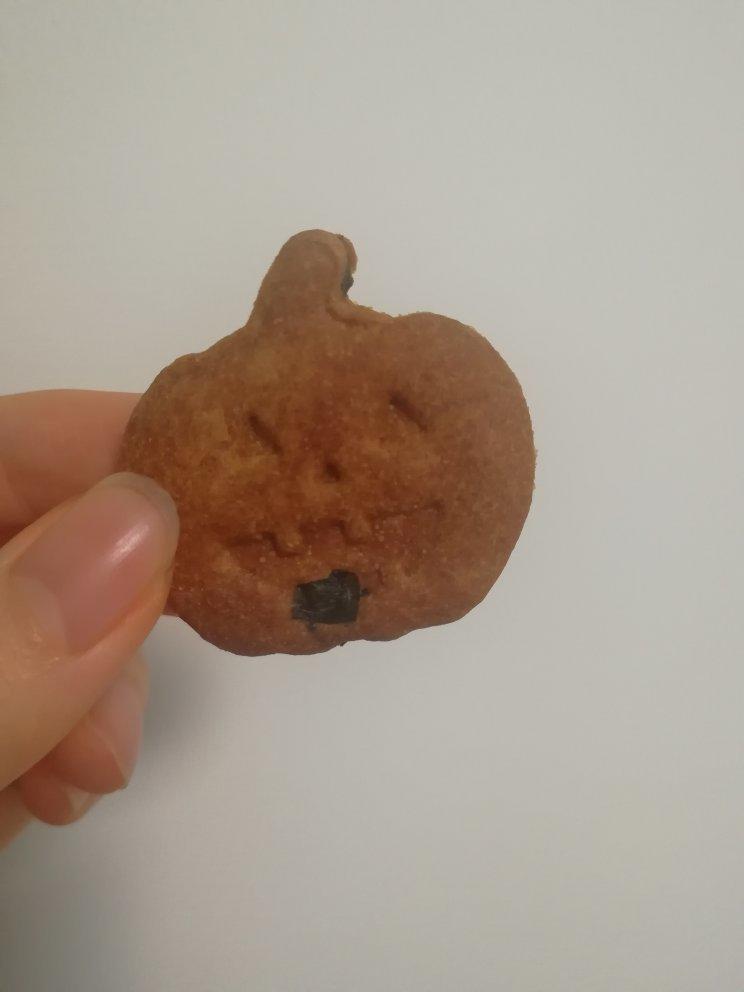 薄薄的，脆脆的，减肥期也能吃的全麦苏打饼干