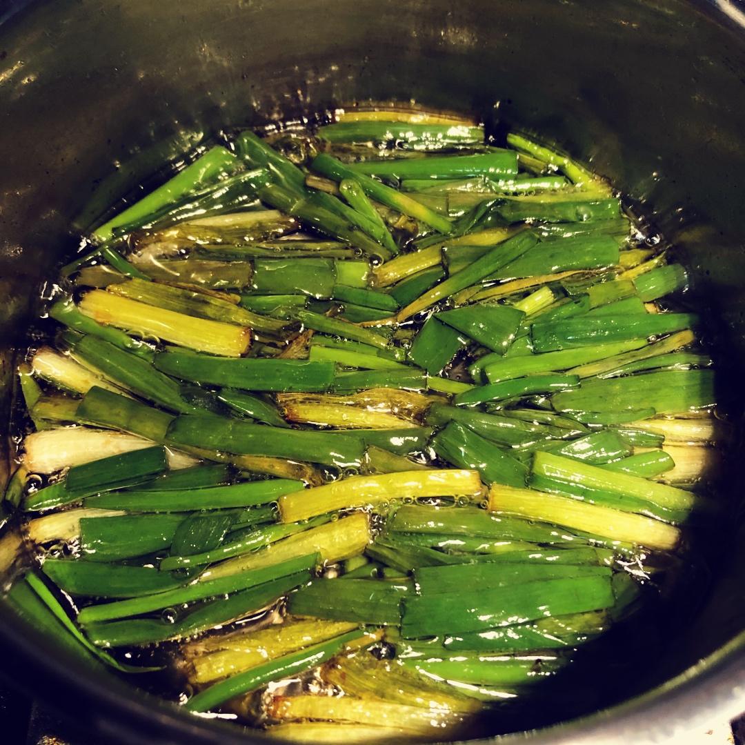 家常必备熬葱油教程+拌面