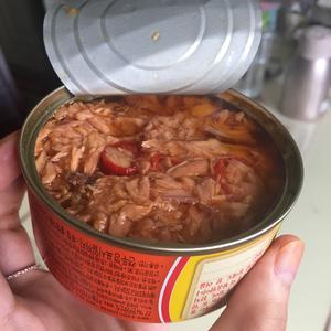 韩式金枪鱼泡菜汤的做法 步骤2