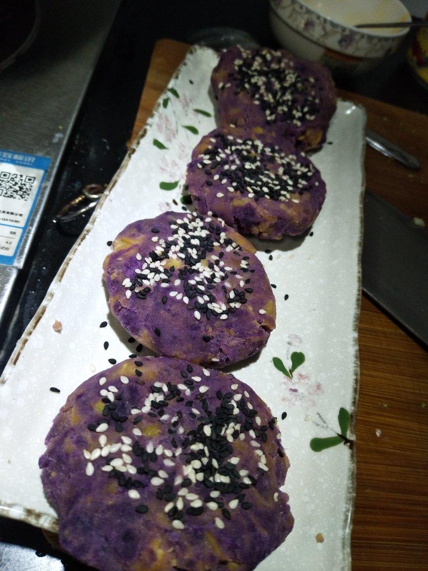 紫薯芝麻饼