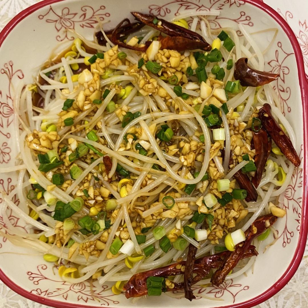 厨师长教你：“凉拌豆芽”的费时做法，口感爽脆味道很赞，收藏