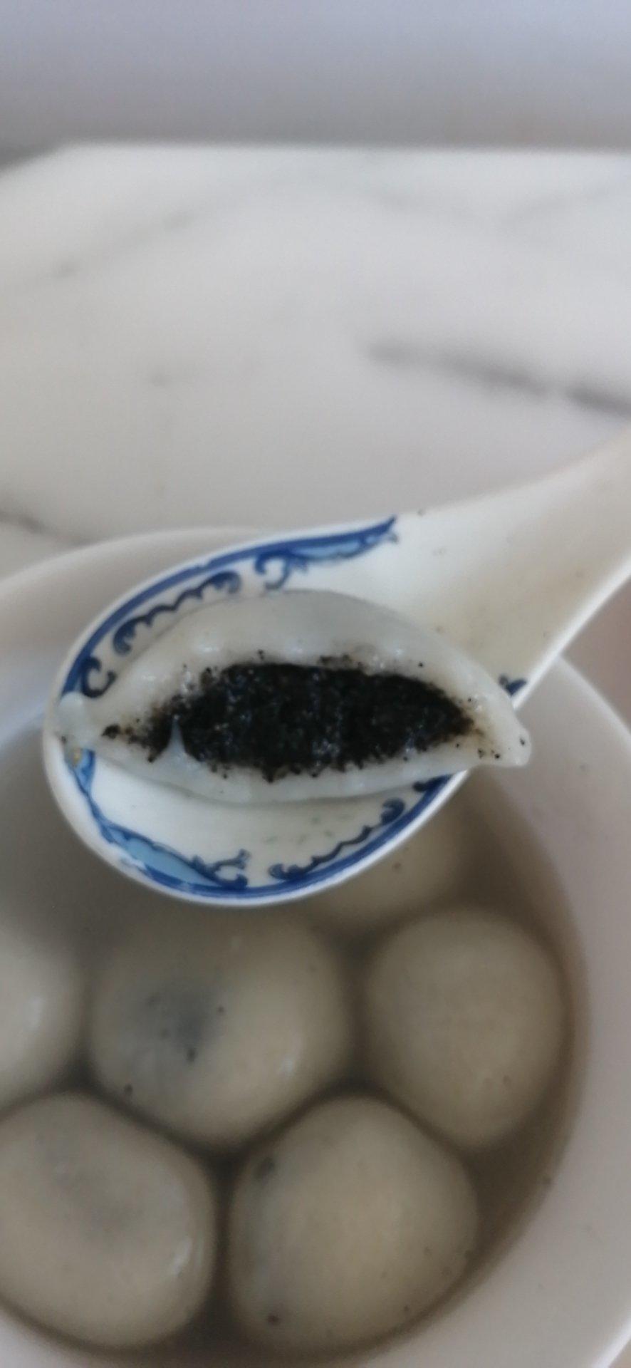 黑芝麻汤圆