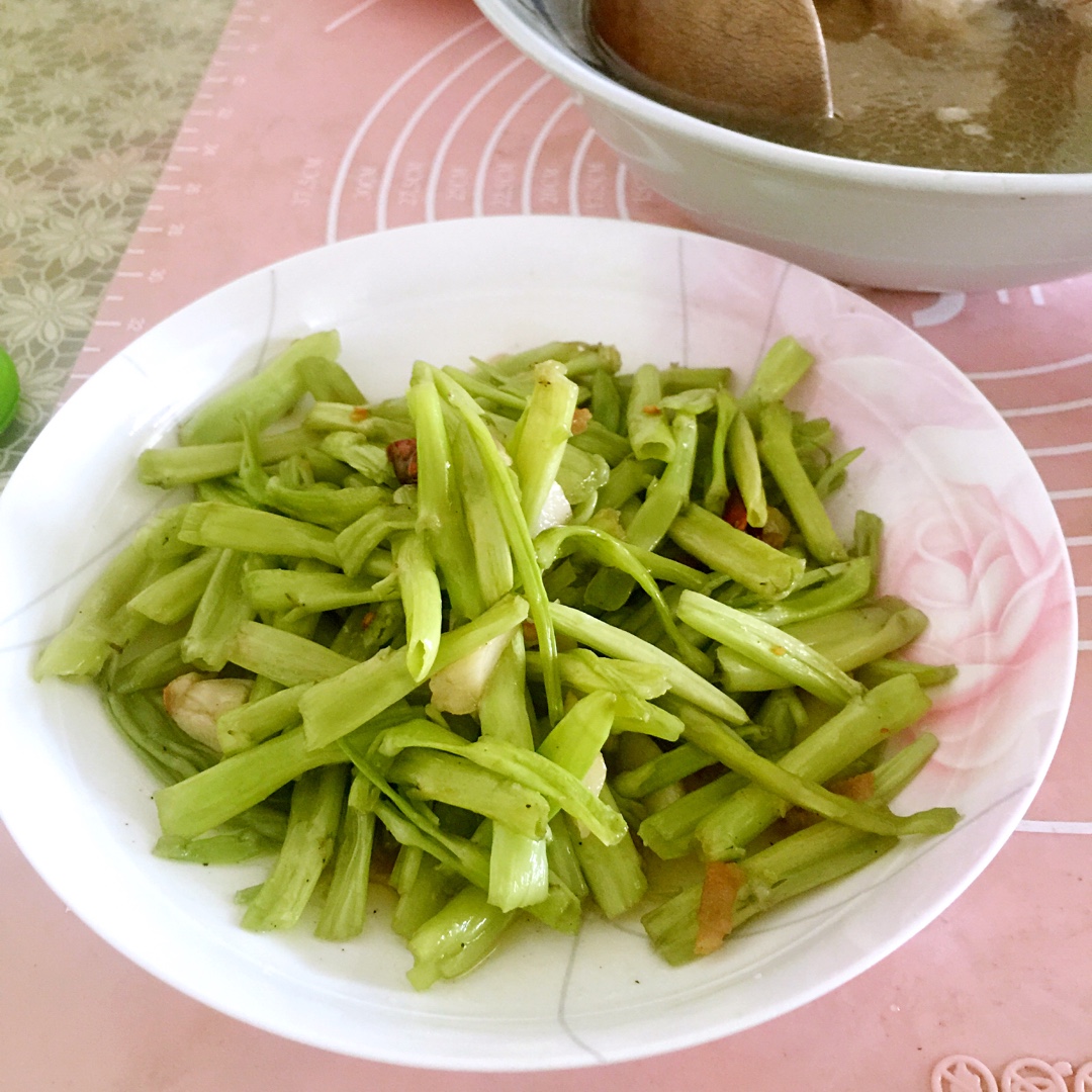 炝炒空心菜（不黑的秘密）