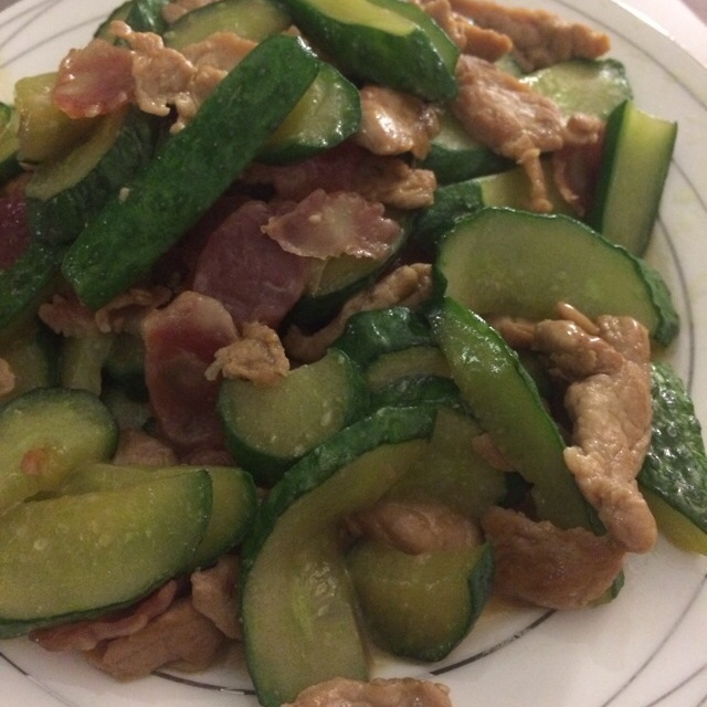 黄瓜炒肉片