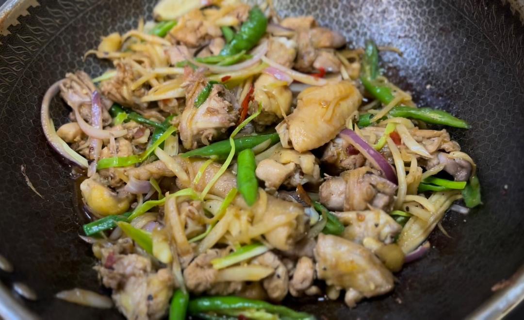 sdd的嫩姜烧鸡的做法