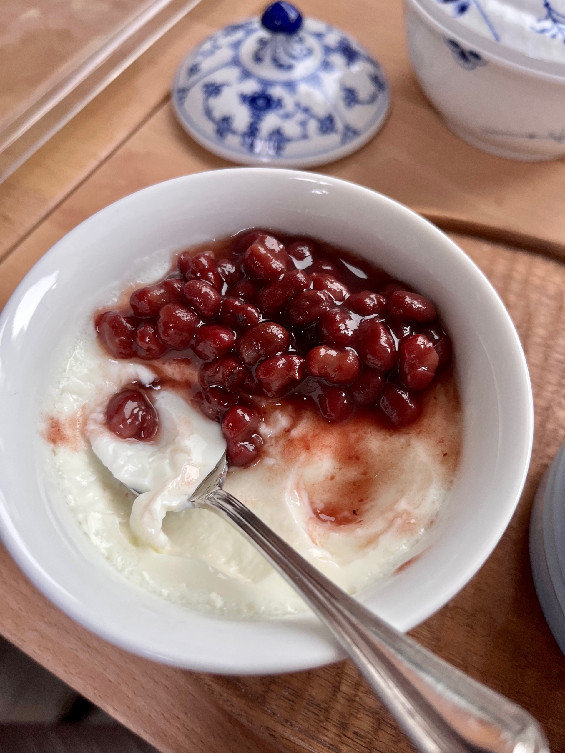 “一蛋两吃 、一举两得 ”可同时制作的甜品：中式双皮奶与西式布丁的做法 步骤8