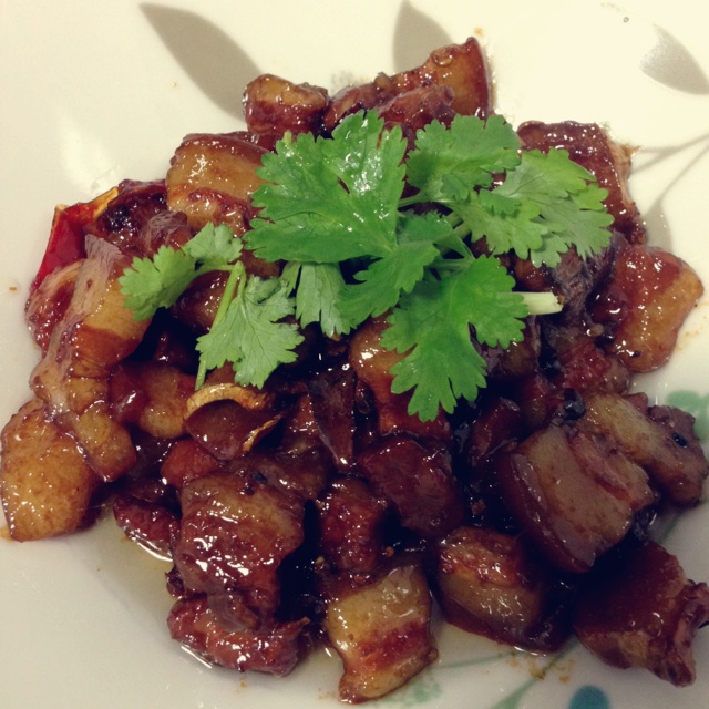 吃着碗里望着锅里的红烧肉
