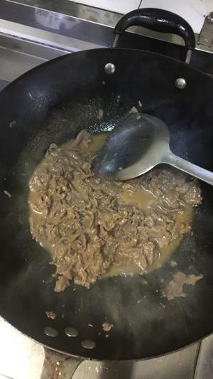 魔芋炒牛肉的做法 步骤2