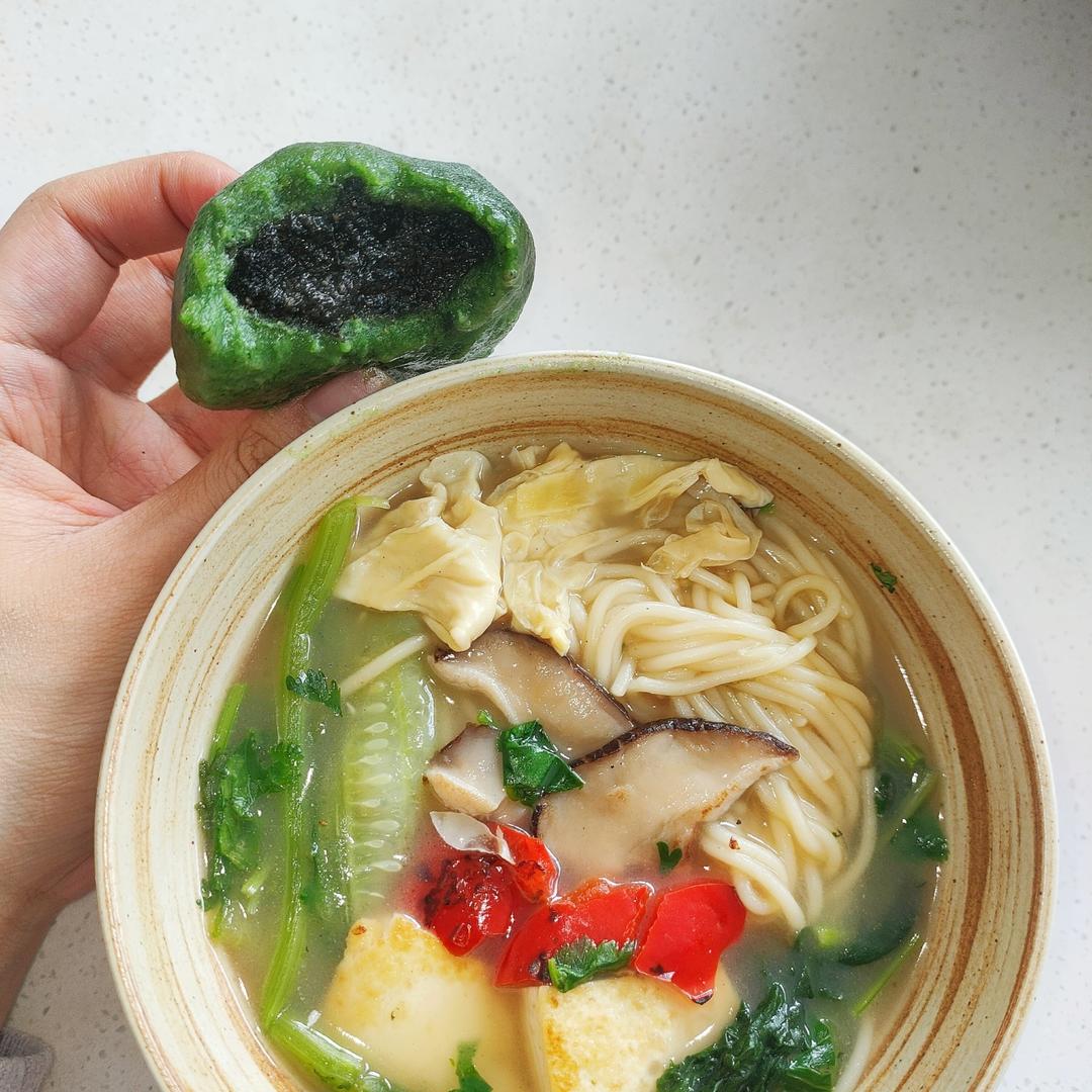 清汤上素面