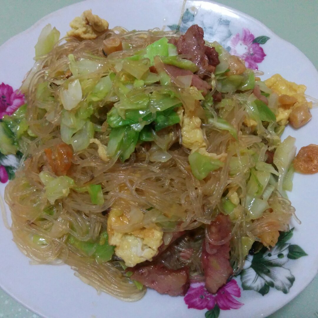 包菜粉丝炒鸡蛋