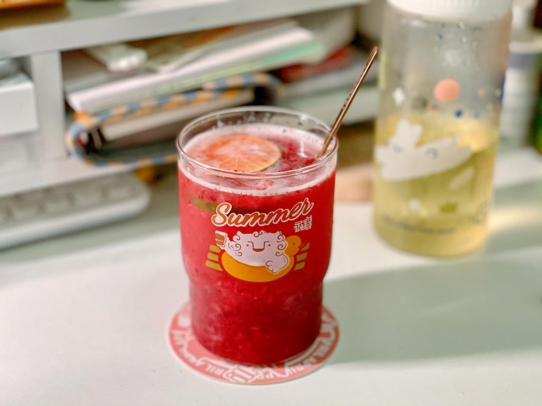 杨梅茉莉冰茶（模仿霸气杨梅）