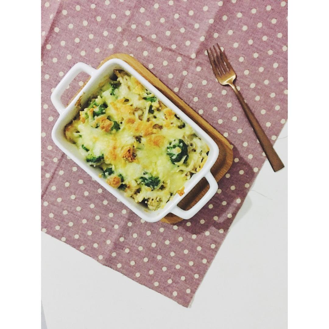 西兰花鸡肉焗藜麦