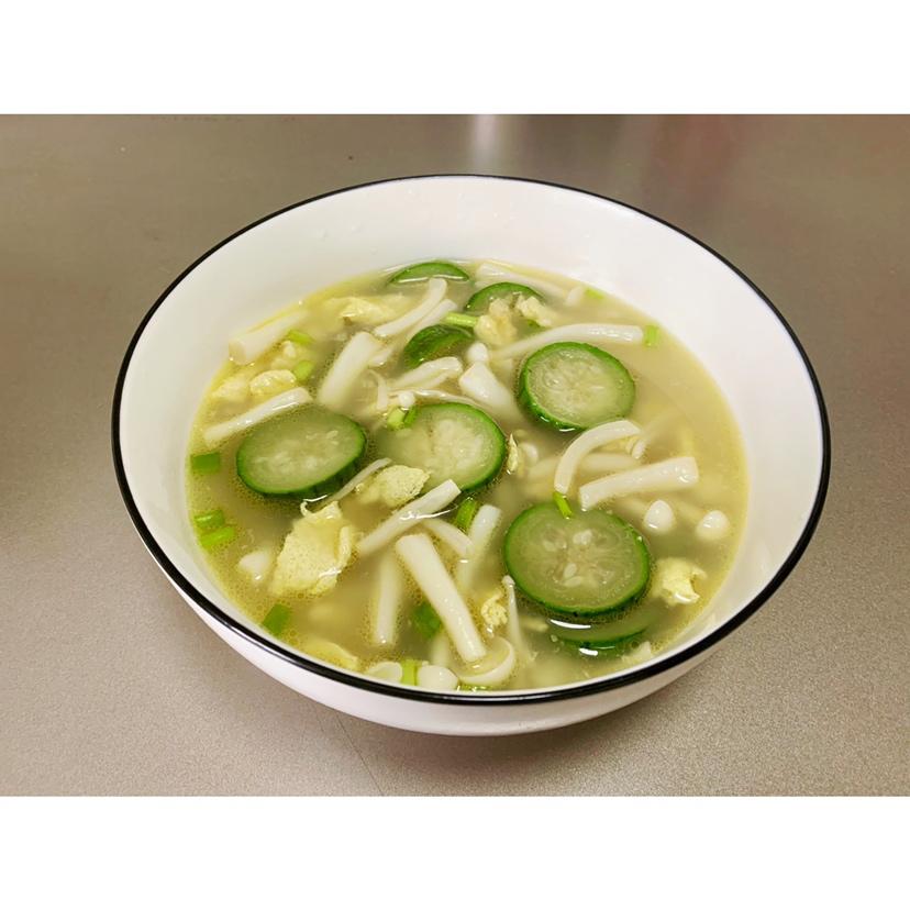 鲜到爆的丝瓜菌菇蛋汤