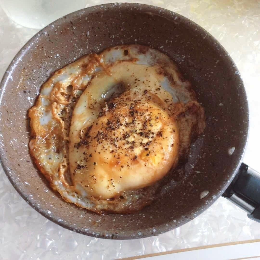 煎鹅蛋-不腥气，营养高，五分钟就能吃上的高颜值蛋蛋～