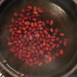 红豆汤（年糕/汤圆）的做法 步骤1