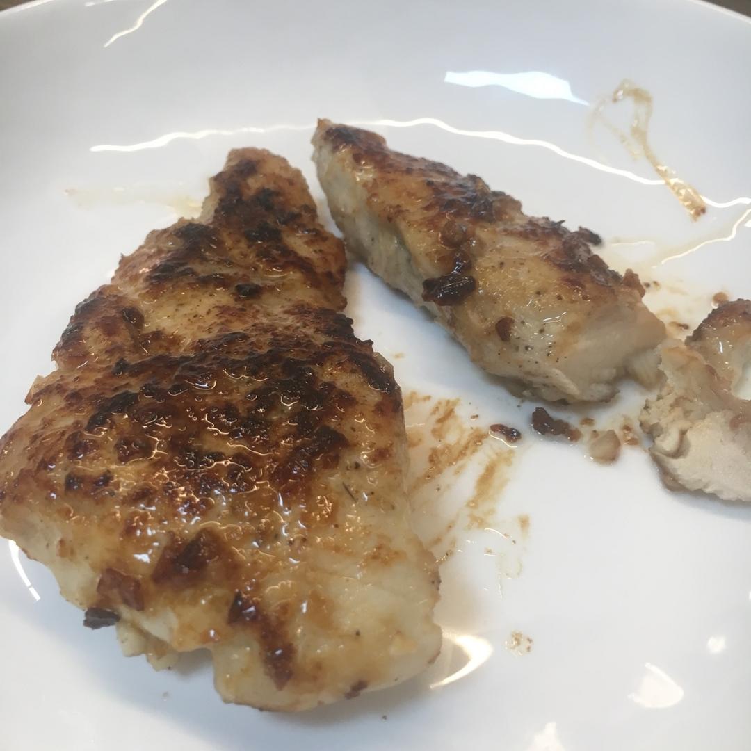 酷炫屌炸天好吃的煎鸡胸肉（香蒜蜂蜜煎鸡胸肉）