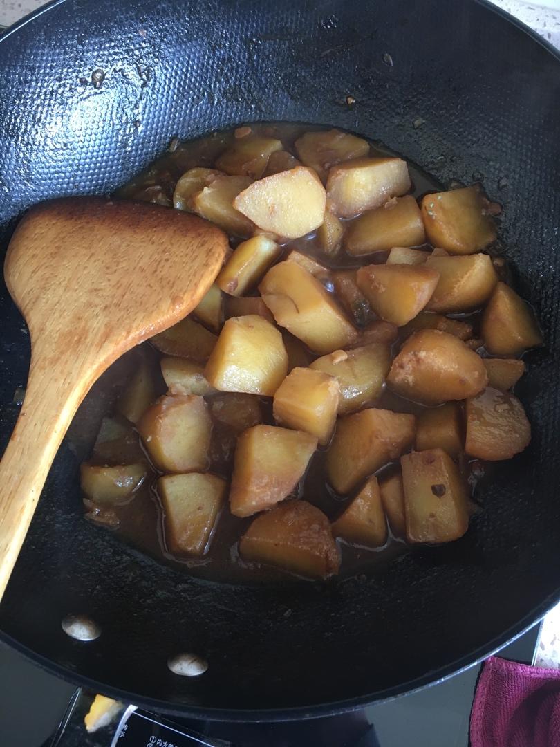 酱焖土豆块