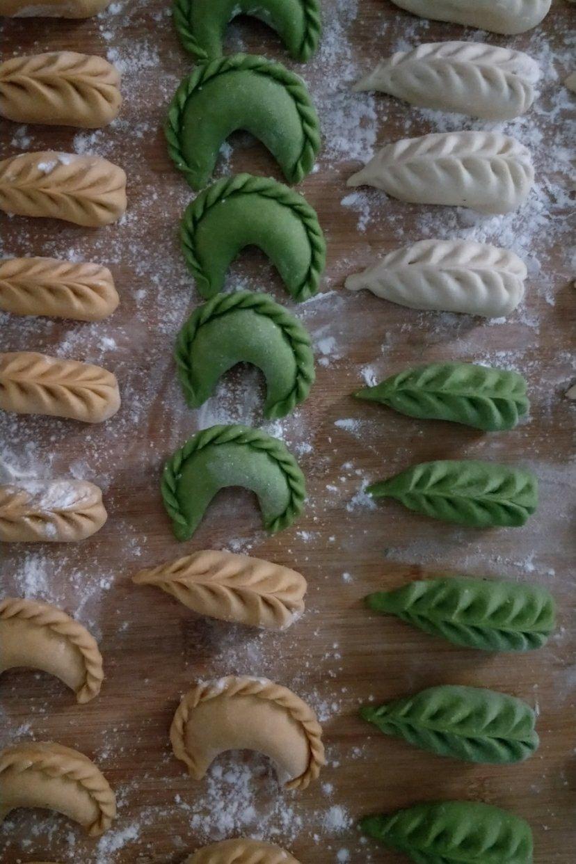 彩色柳叶饺子