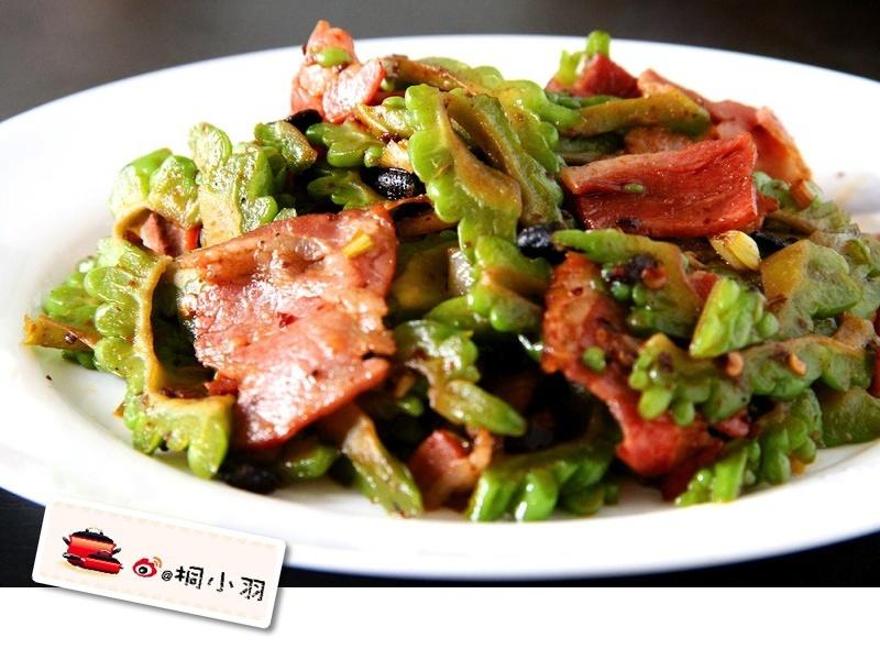 辣豆豉培根炒苦瓜的做法