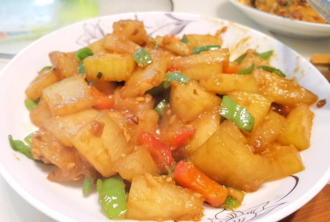 红烧冬瓜最完美做法，不加一滴水，瞬间秒杀红烧肉