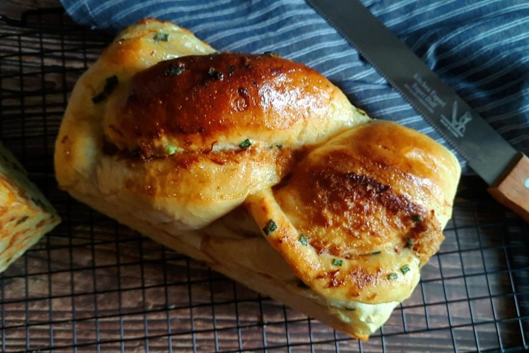 香葱肉松手撕吐司