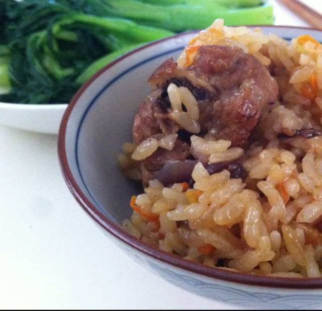 喷香排骨焖饭（爆好吃）