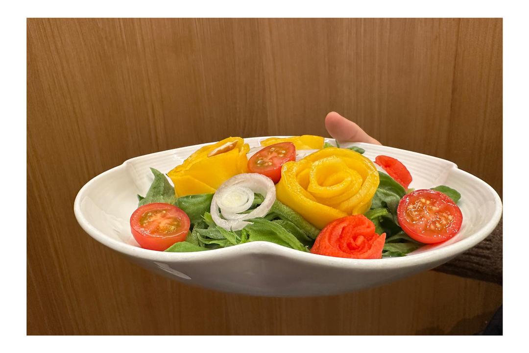 芒果虾仁坚果沙拉