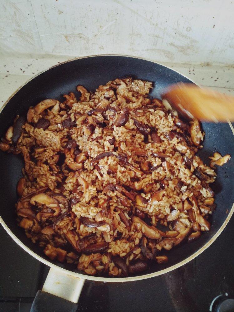 【香菇油饭】
