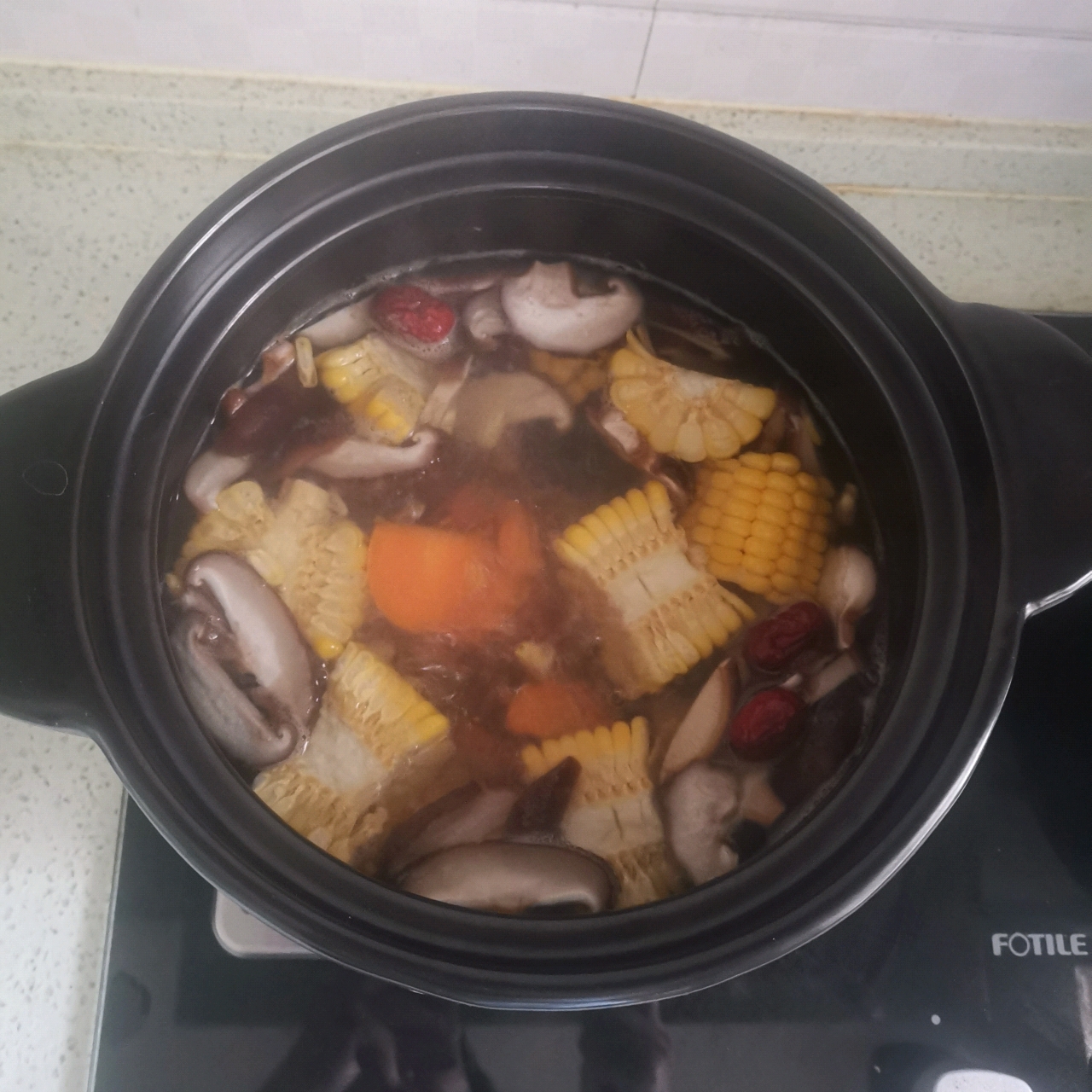 电饭锅做汤———玉米香菇清汤！