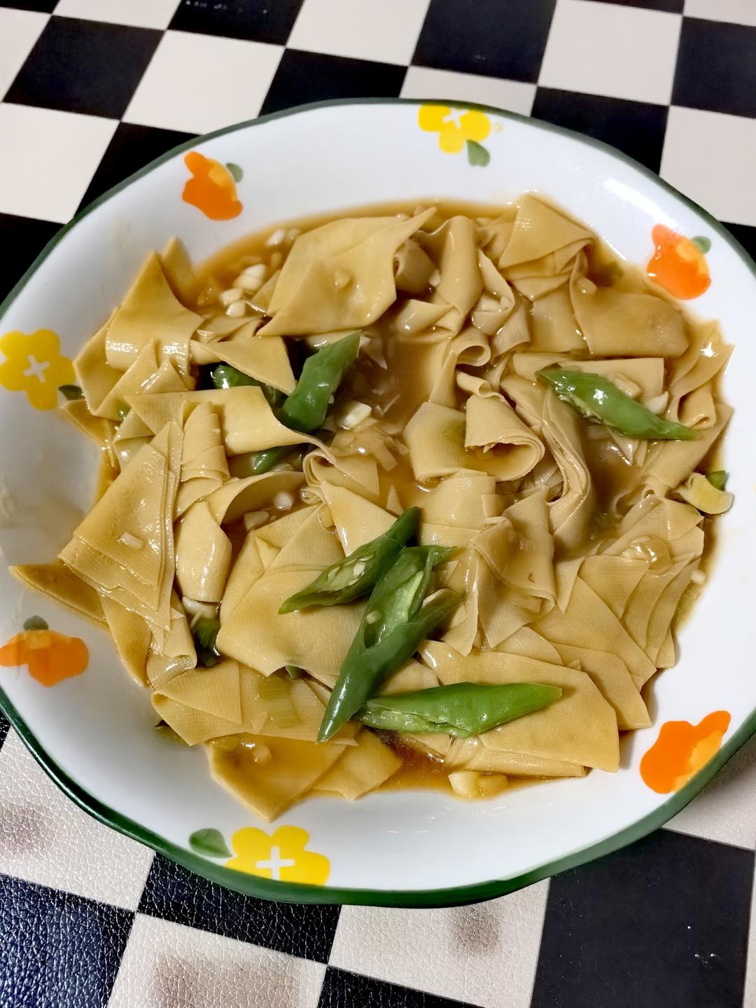 不用厨艺的尖椒干豆腐