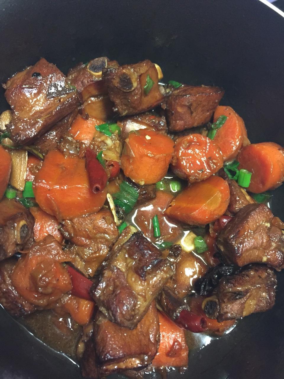 惠家小厨做的家常红烧排骨