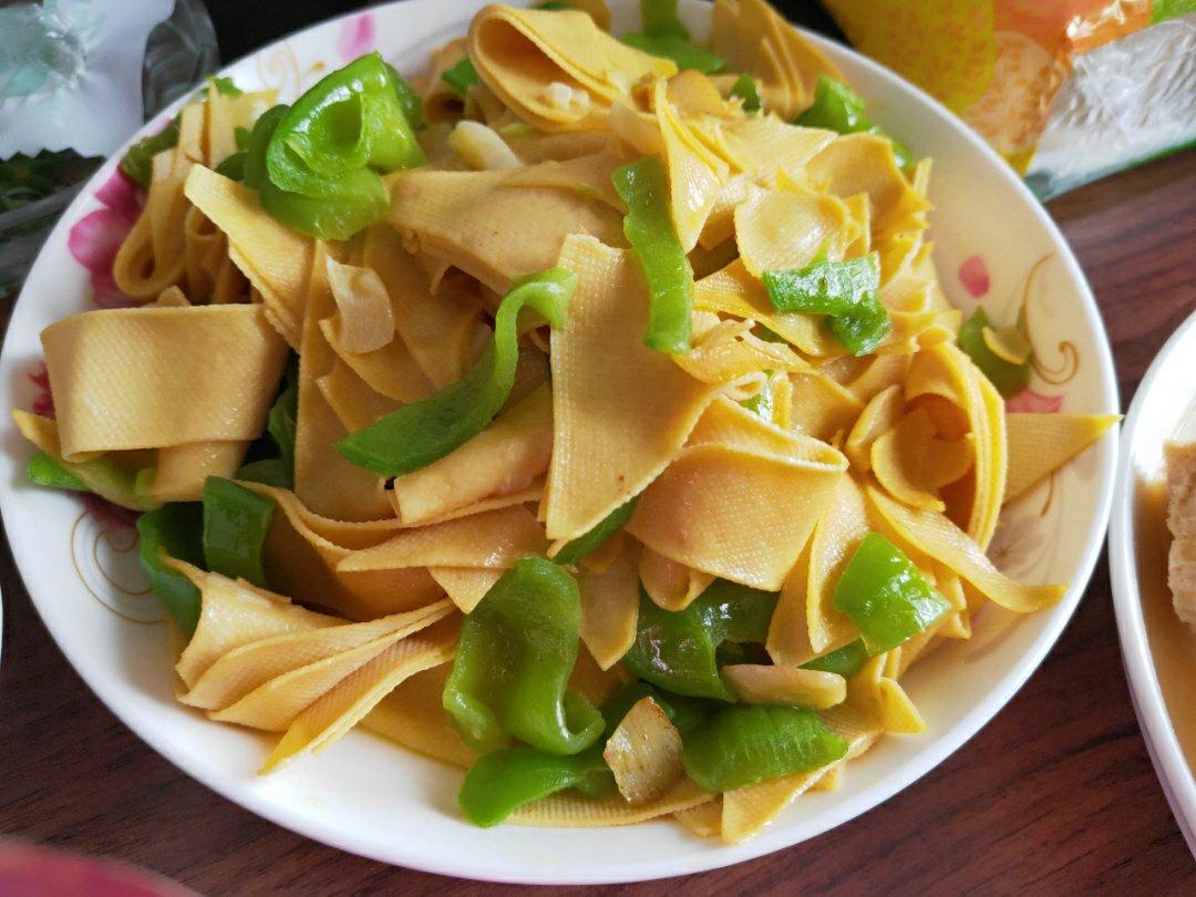 尖椒炒干豆腐
