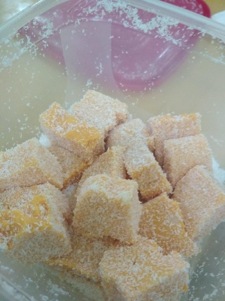 椰丝牛奶小方糕