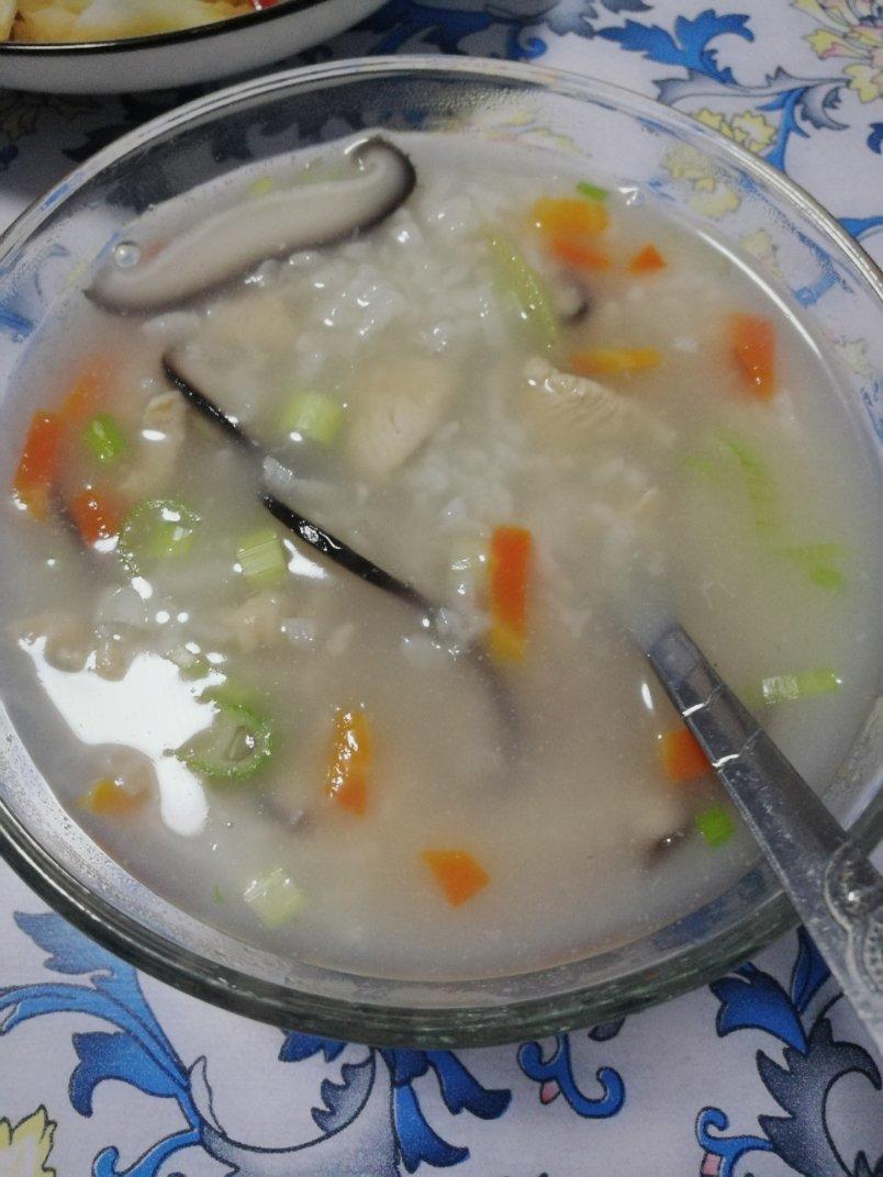 生滚香菇鸡肉粥