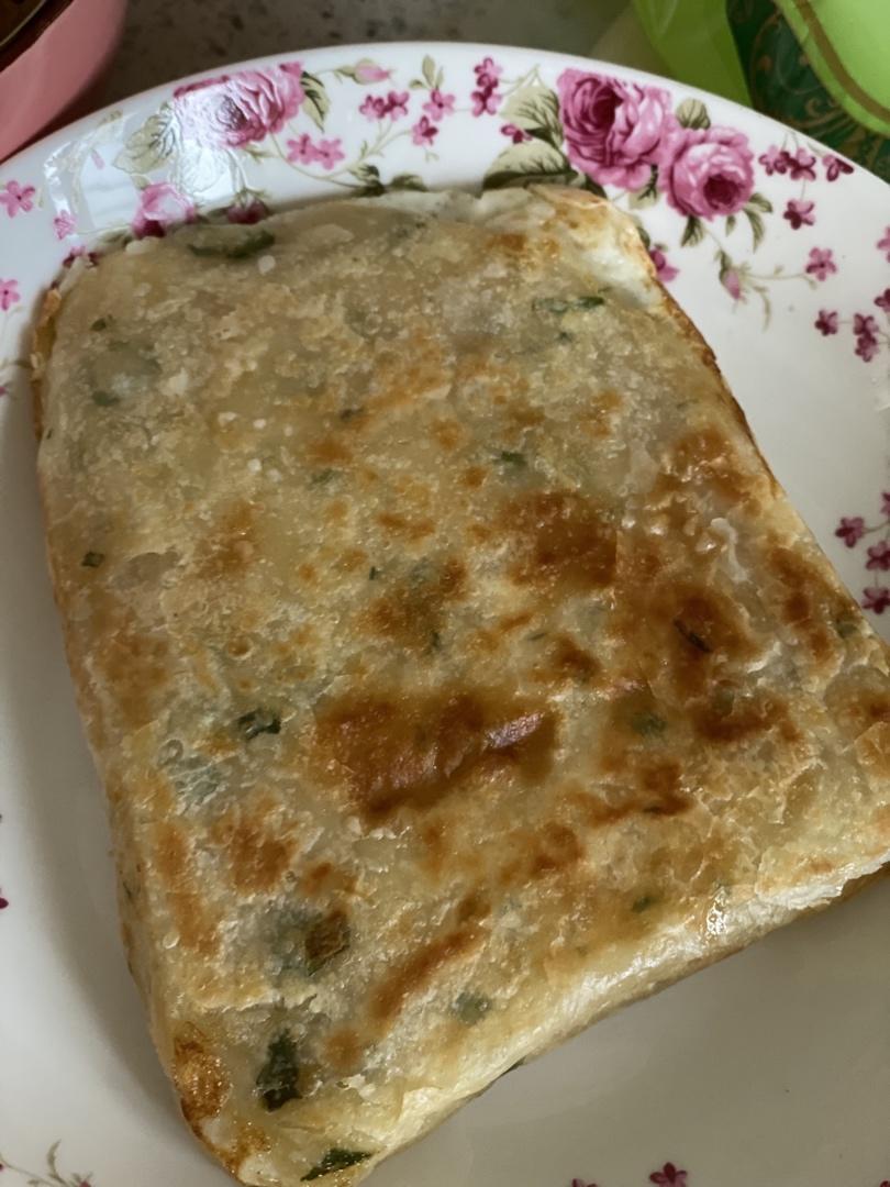 5分钟就能搞定的手抓饼早餐，酥到掉渣～