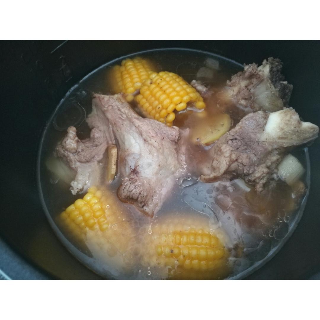 玉米排骨汤