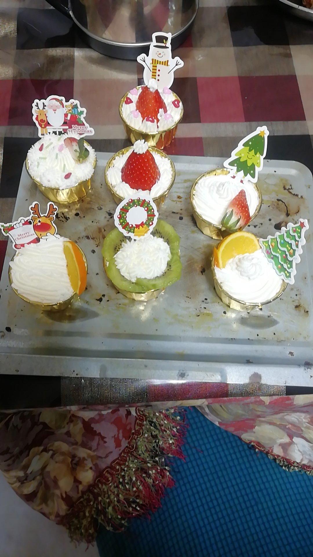 超简单的圣诞杯子蛋糕，零技巧，新手轻松营造节日气氛