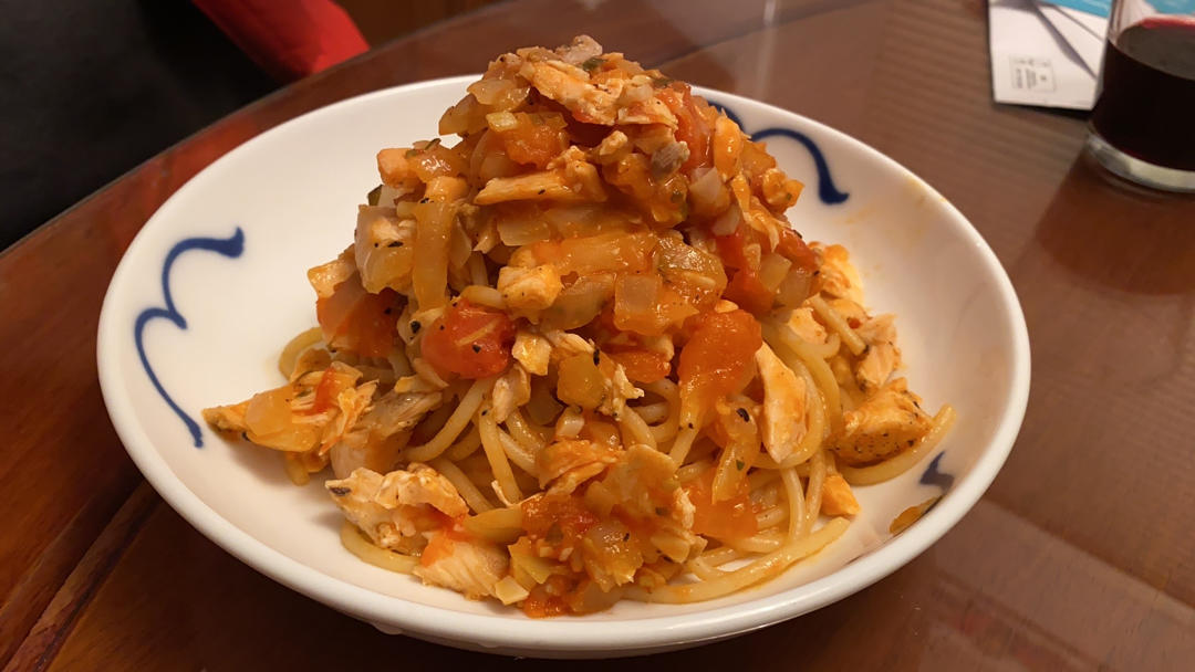 creamy salmon tomato pasta 三文鱼番茄意面