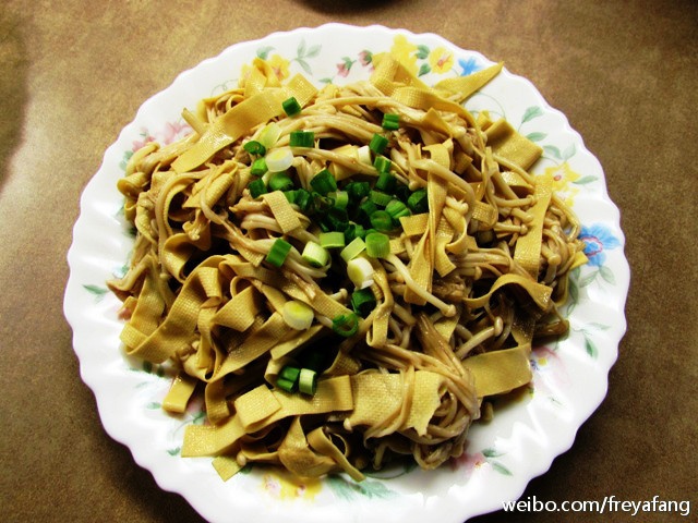 金针菇拌豆腐丝