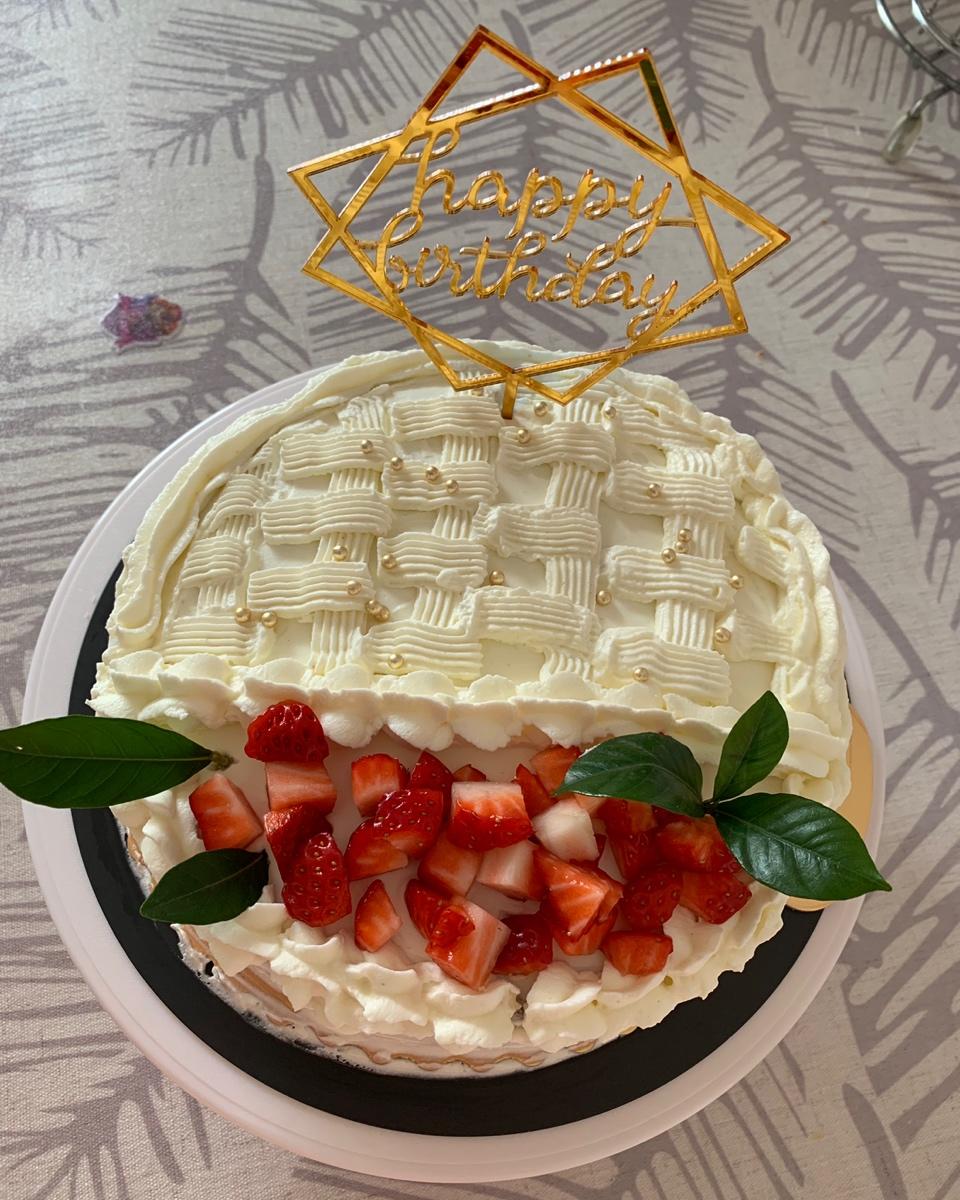 裱花奶油草莓蛋糕🍰（含详细抹面裱花教程）