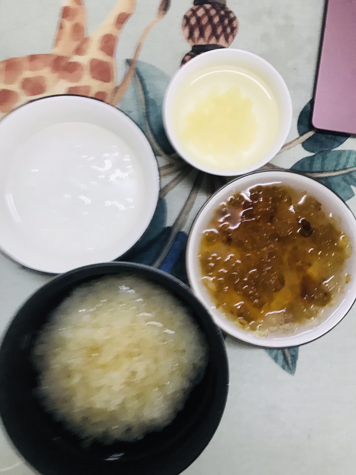 桃胶银耳皂角米炖木瓜的做法 步骤2