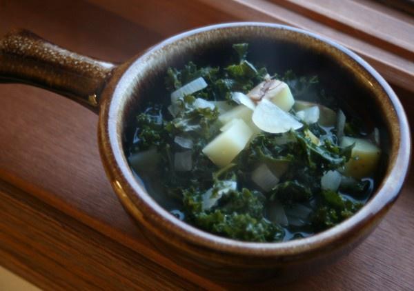 Kale蘑菇雞肉湯的做法