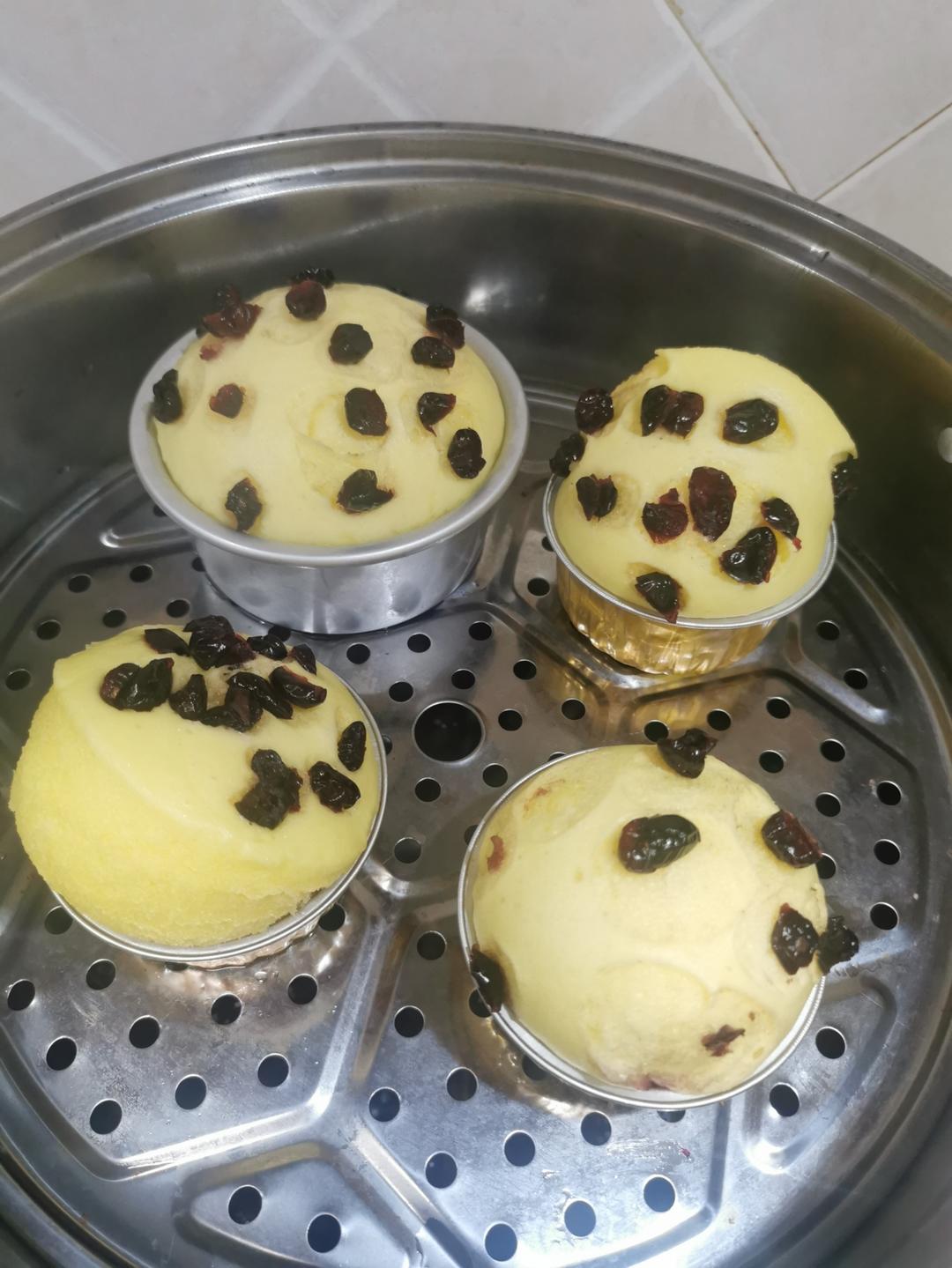 蛋糕家里有蒸锅就可以做，蓬松香甜特好吃，大人孩子都喜欢