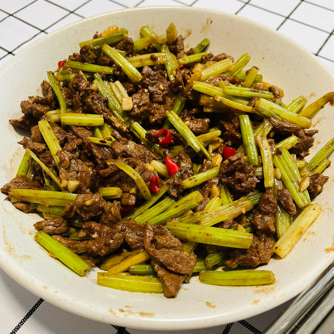 香芹炒牛肉