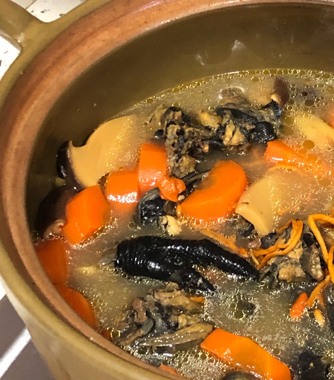 枸杞红枣乌鸡汤