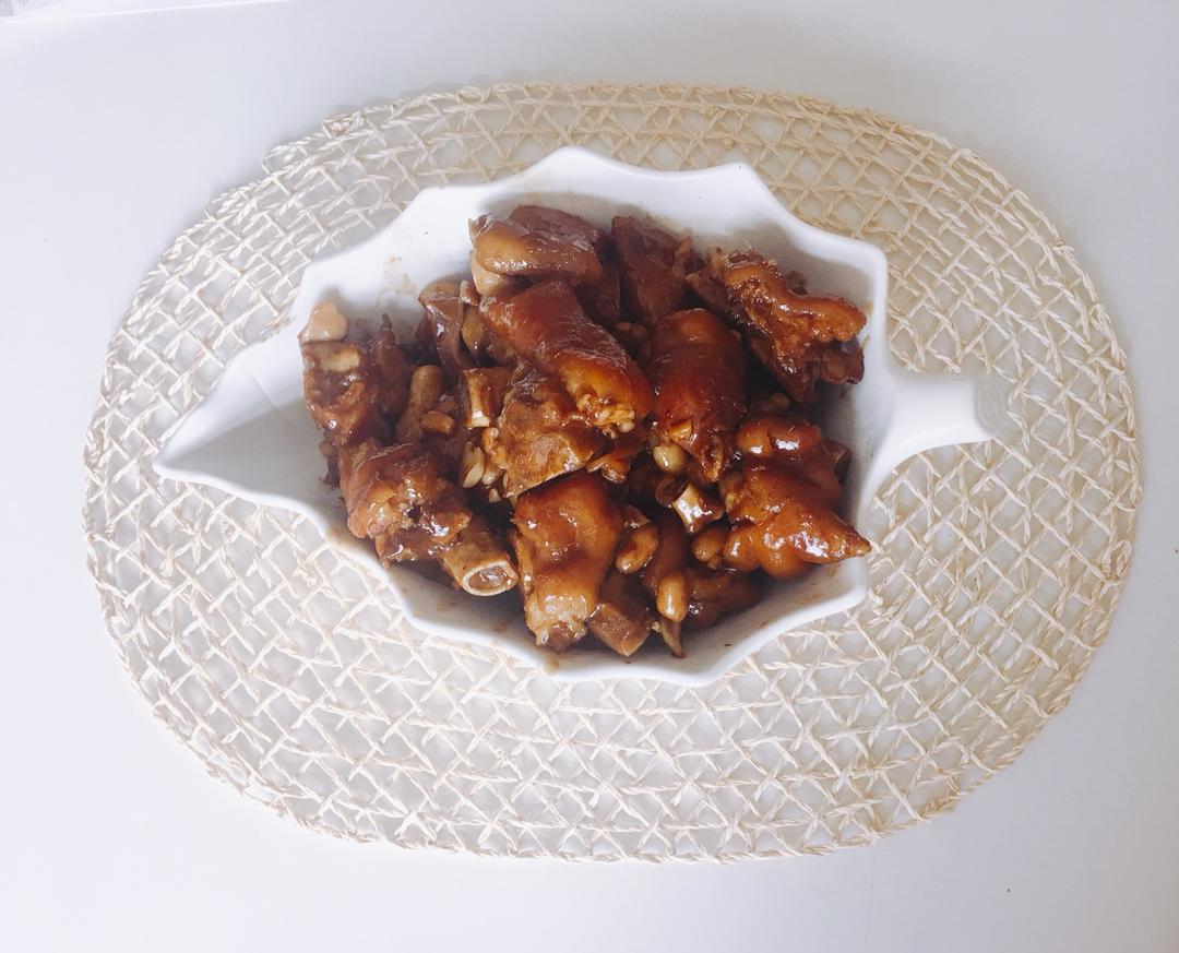 南乳花生猪脚煲