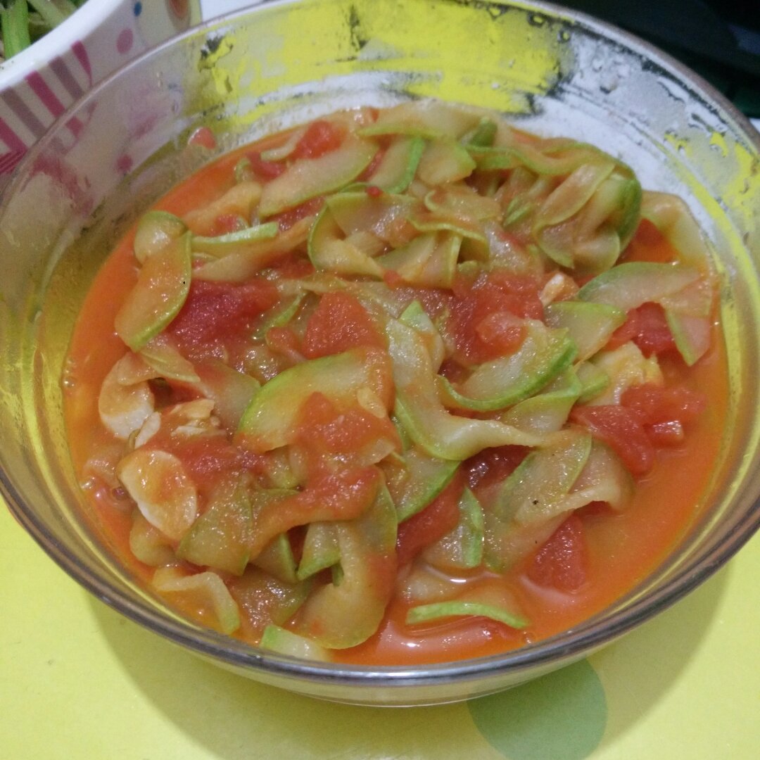 西红柿炒西葫芦