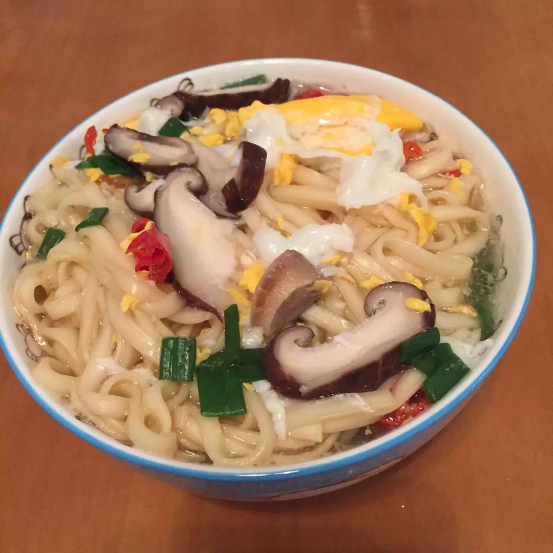 香菇鸡蛋面